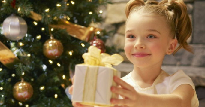 15 Ways to Help Your Child Give Back This Holiday Season
